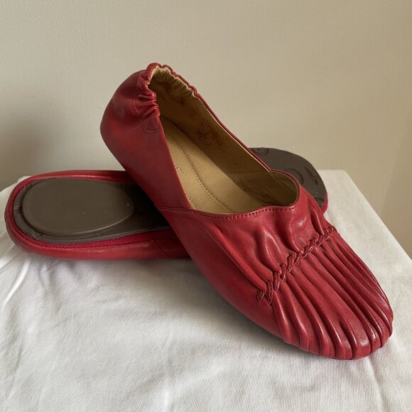 Chocolate Blu Cam II Pleated Flat Size 6.5 RED Leather Slip On Ballet Cam2 Flats - Picture 11 of 14